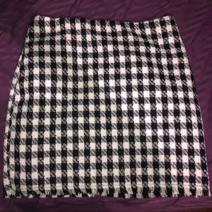 Gingham mini skirt!